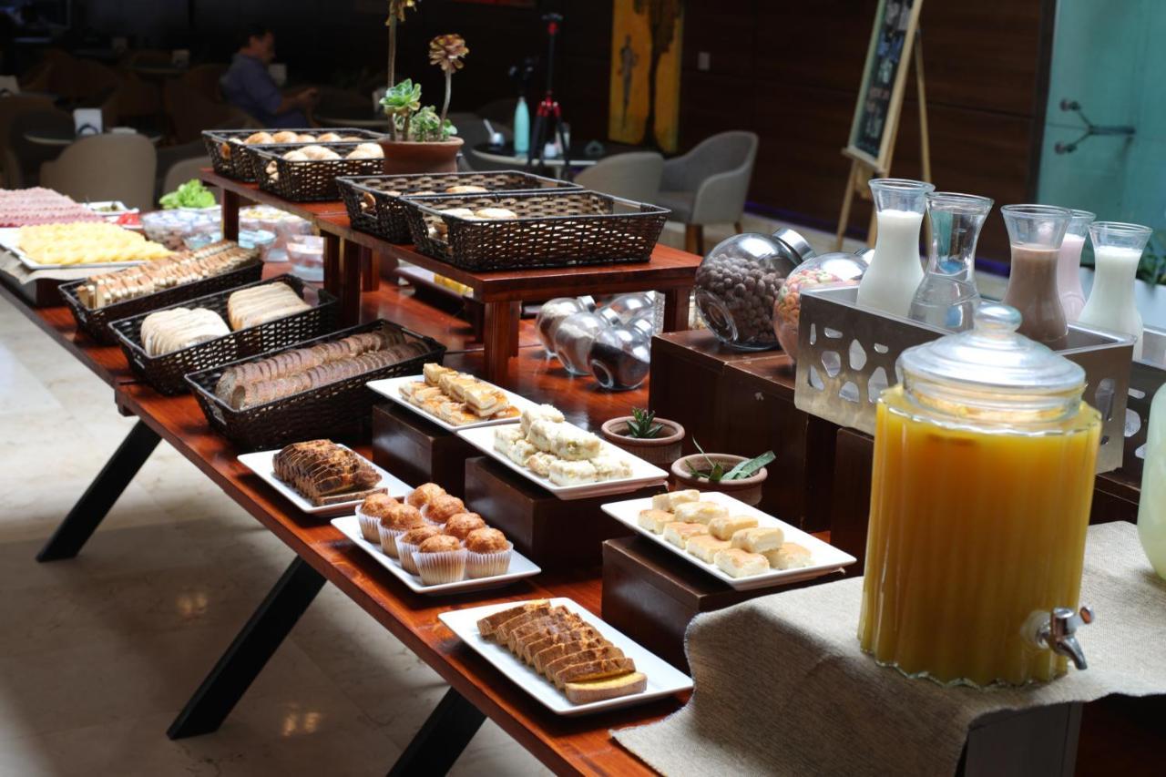 Howard Johnson La Canada Hotel & Suites Córdoba Eksteriør billede